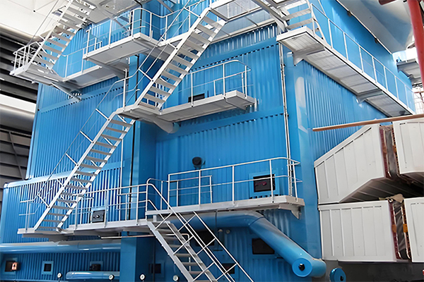 good <p>Вертикальный котел с угловыми трубами</p>